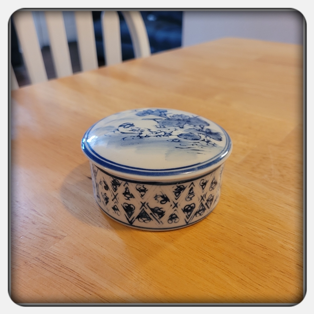 Vintage Chinese Porcelain Trinket Jewelry Box